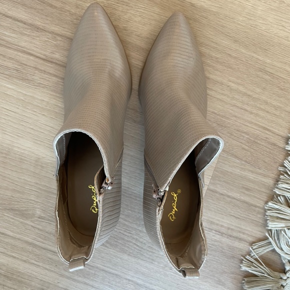 Size 10 D’Orsay Nude Block Heel Boots - Picture 3 of 3